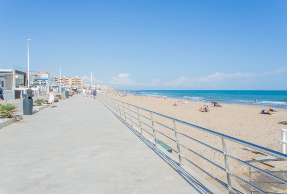 Herverkoop - Stadswoning -
Torrevieja - La Siesta