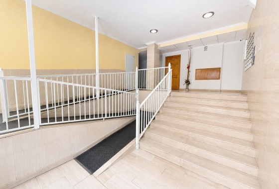 Herverkoop - Appartement / Flat -
Torrevieja - Estacion de autobuses