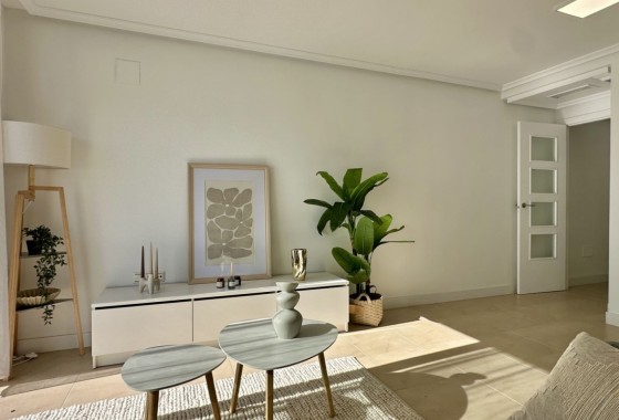 Revente - Appartement -
Torrevieja