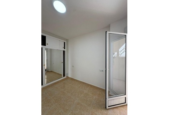 Venta - Apartamento / Piso -
Torrevieja - Center
