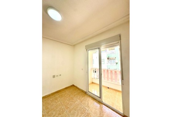 Venta - Apartamento / Piso -
Torrevieja - Center