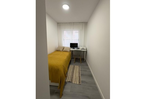 Venta - Apartamento / Piso -
Torrevieja - Center