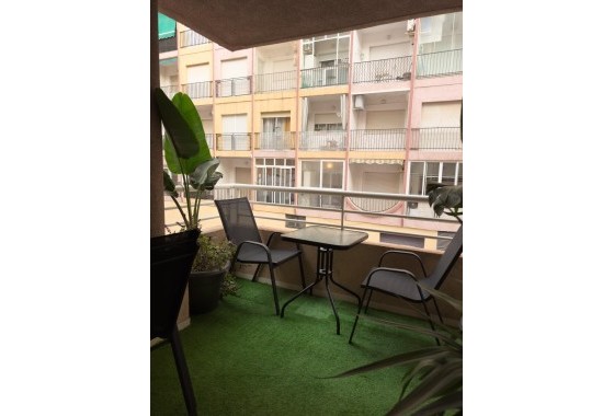 Venta - Apartamento / Piso -
Torrevieja - Center