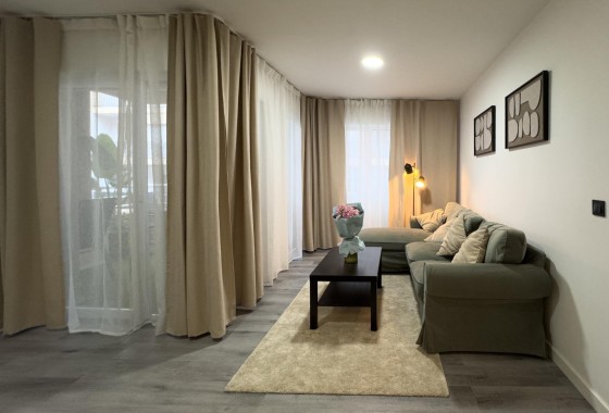 Venta - Apartamento / Piso -
Torrevieja - Center