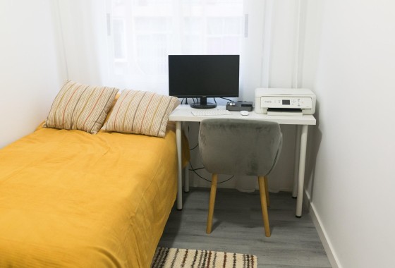 Venta - Apartamento / Piso -
Torrevieja - Center