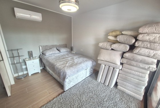 Venta - Apartamento / Piso -
Orihuela Costa