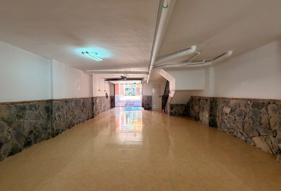 Herverkoop - Rijhuis -
Catral - pueblo