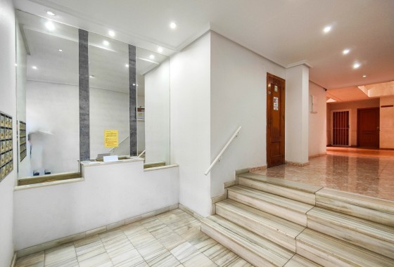 Resale - Wohnung / Appartement -
Torrevieja - Costa Blanca