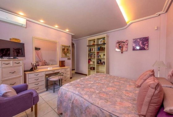 Sprzedaż - Willa wolnostojąca -
Torrevieja - La Mata