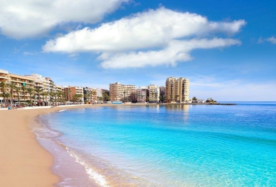 Sprzedaż - Dom miejski -
Torrevieja - Cabo cervera