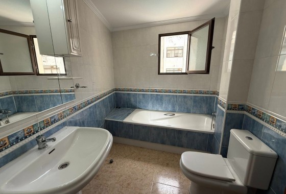 Herverkoop - Appartement / Flat -
San Miguel de Salinas - Inland