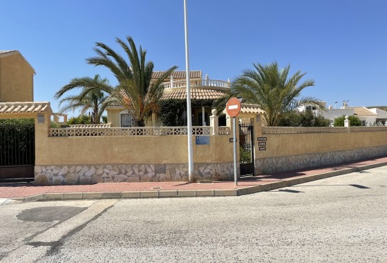 Herverkoop - Vrijstaande Villa -
Camposol - Inland