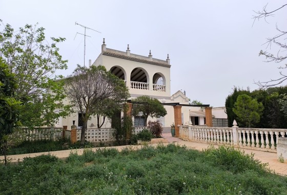 Wiederverkauf - Freistehende Villa -
Yecla - Inland