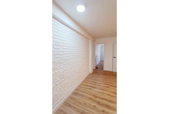 Revente - Appartement -
Torrevieja - Centro