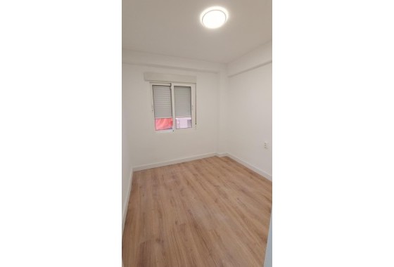 Revente - Appartement -
Torrevieja - Centro