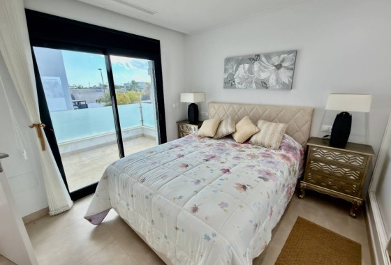 Resale - Detached Villa -
Benijofar