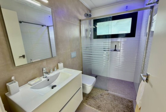 Resale - Detached Villa -
Benijofar