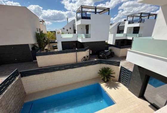 Resale - Detached Villa -
Benijofar