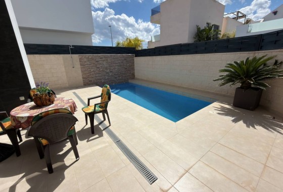 Resale - Detached Villa -
Benijofar