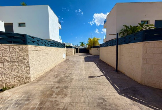 Resale - Detached Villa -
Benijofar