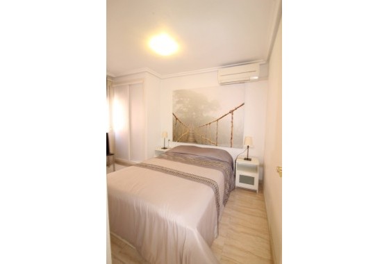 Resale - Wohnung / Apartment -
Torrevieja - Center