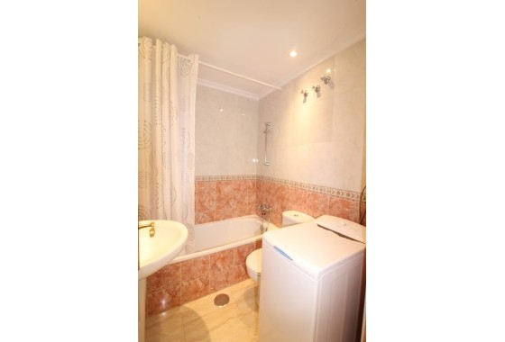 Resale - Wohnung / Apartment -
Torrevieja - Center