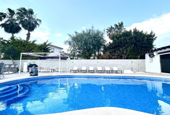 Sprzedaż - Willa wolnostojąca -
Catral - Costa Blanca