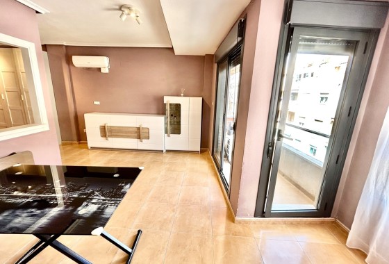 Sprzedaż - Apartament / Mieszkanie -
Torrevieja - Costa Blanca
