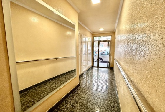 Sprzedaż - Apartament / Mieszkanie -
Torrevieja - Costa Blanca