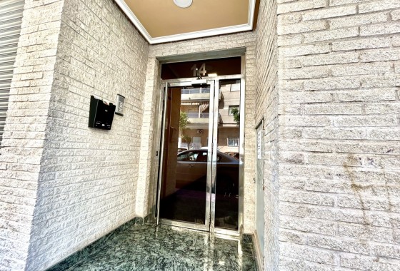 Sprzedaż - Apartament / Mieszkanie -
Torrevieja - Costa Blanca