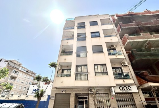 Sprzedaż - Apartament / Mieszkanie -
Torrevieja - Costa Blanca