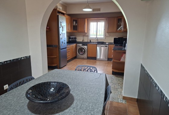 Resale - Freistehende Villa -
Catral
