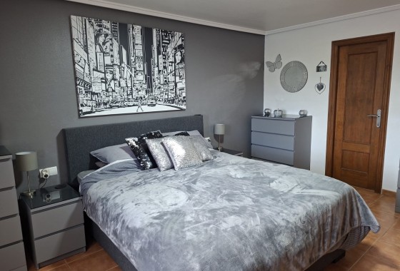Resale - Freistehende Villa -
Catral