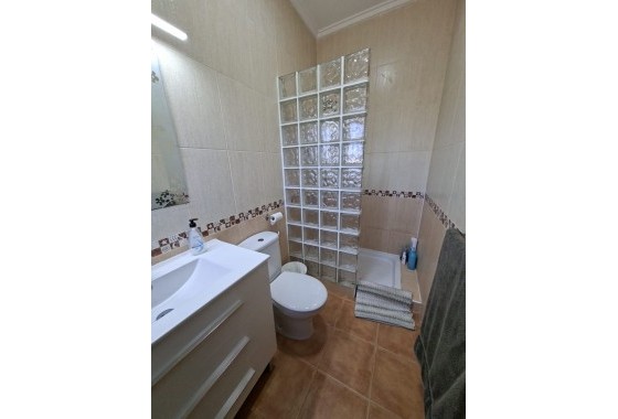 Resale - Freistehende Villa -
Catral