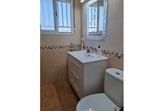 Resale - Freistehende Villa -
Catral
