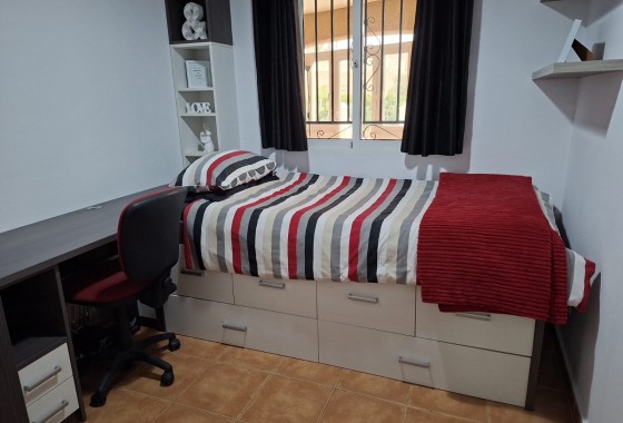 Resale - Freistehende Villa -
Catral