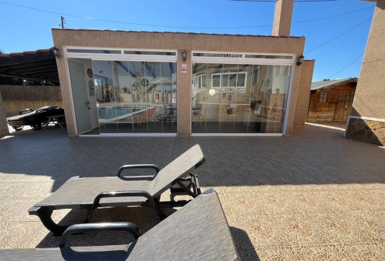 Resale - Freistehende Villa -
Catral