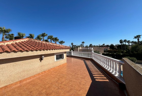 Resale - Freistehende Villa -
Catral