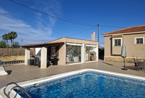 Resale - Freistehende Villa -
Catral