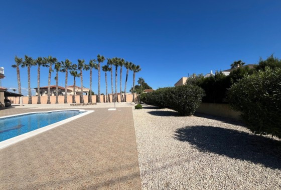 Resale - Freistehende Villa -
Catral