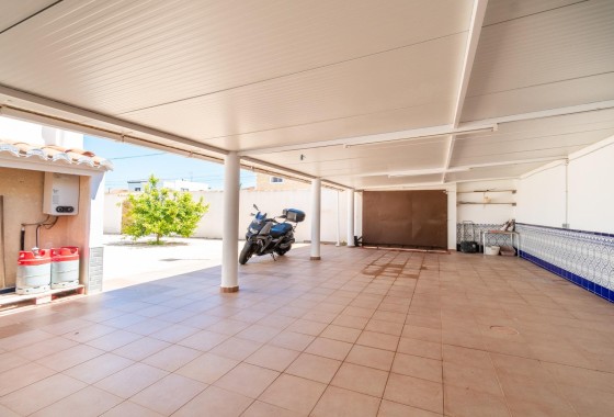 Sprzedaż - Willa wolnostojąca -
Torrevieja - Torreta florida