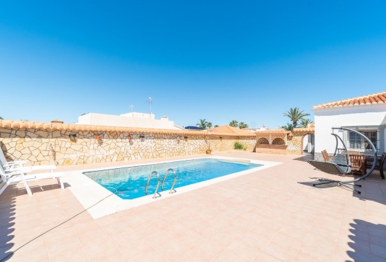 Sprzedaż - Willa wolnostojąca -
Torrevieja - Torreta florida