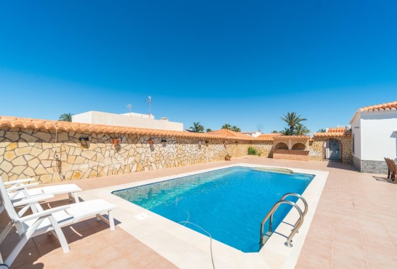 Sprzedaż - Willa wolnostojąca -
Torrevieja - Torreta florida