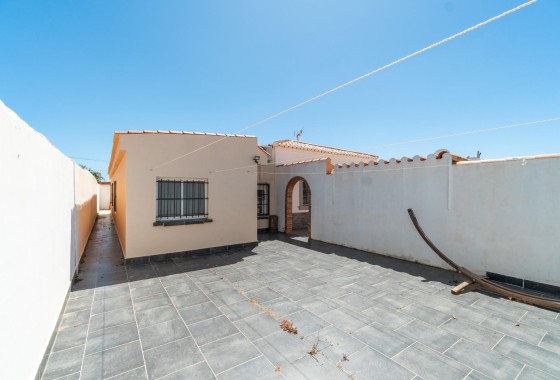 Sprzedaż - Willa wolnostojąca -
Torrevieja - Torreta florida