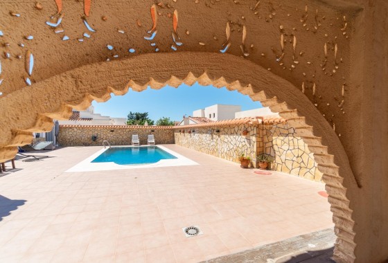 Sprzedaż - Willa wolnostojąca -
Torrevieja - Torreta florida