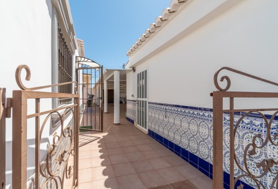 Sprzedaż - Willa wolnostojąca -
Torrevieja - Torreta florida
