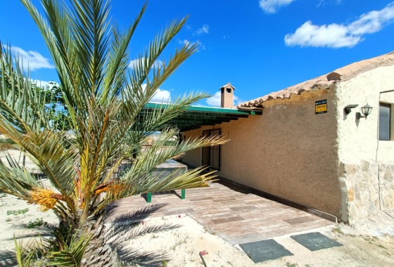 Venta - Chalet Independiente -
Abanilla