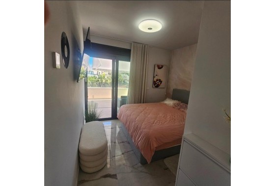 Sprzedaż - Apartament / Mieszkanie -
Orihuela Costa - Los Almendros-la Florida