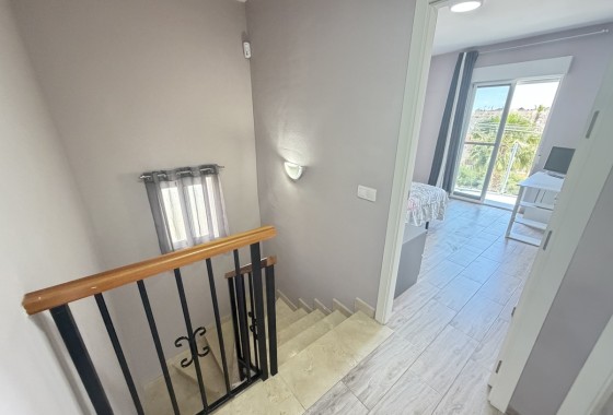 Sprzedaż - Apartament / Mieszkanie -
Villamartín