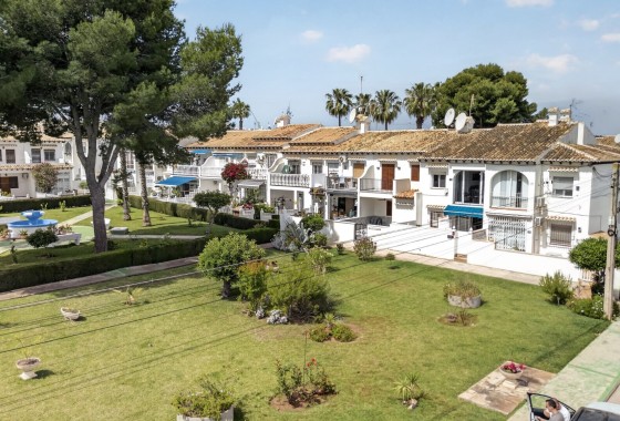 Sprzedaż - Apartament / Mieszkanie -
Torrevieja - Costa Blanca